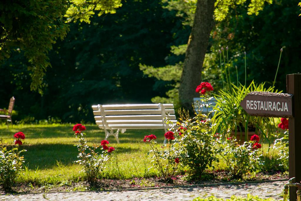 Hotel Im Park Sorkwity Bagian luar foto